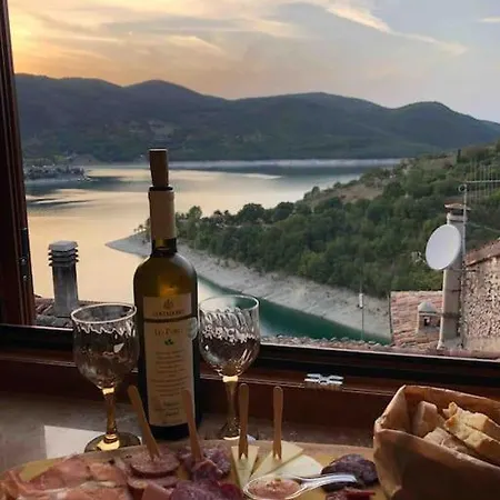 La Dimora Del Turano Διαμέρισμα
